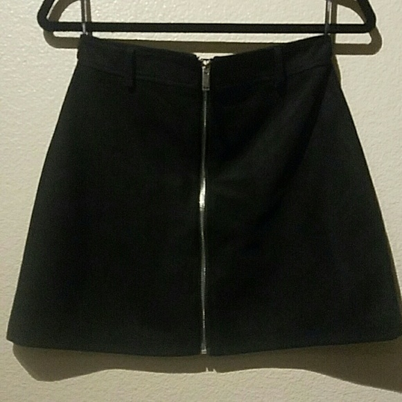 Forever 21 Dresses & Skirts - Forever 21 M Black Skirt Front Silver Zipper Forever 21 Dresses & Skirts - Forever 21 M Black Skirt Front Silver Zipper